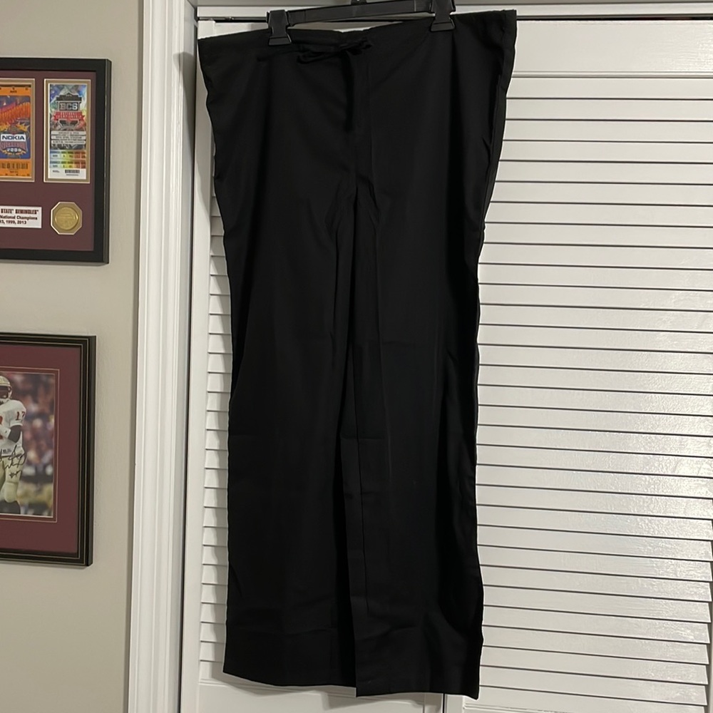 NEW Scrubs basics unisex pants black size medium never worn polyester/cotton